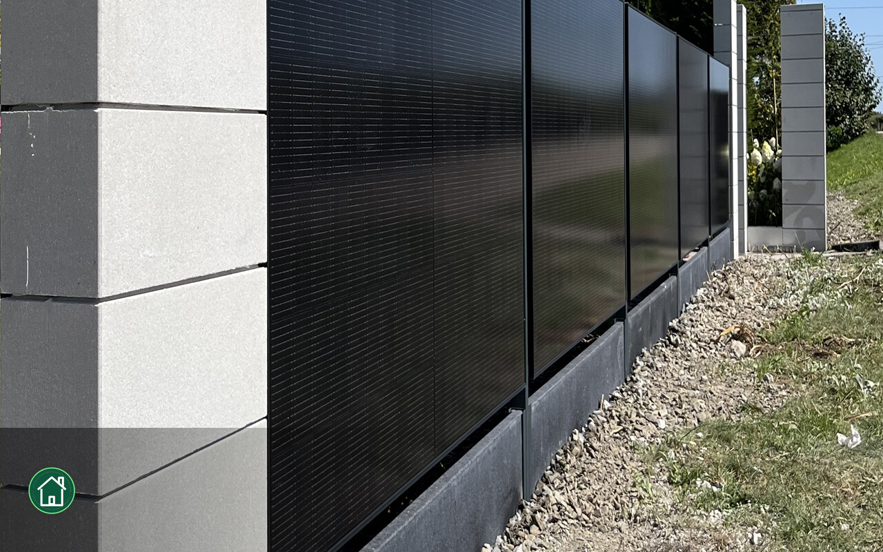 Ogrodzenie fotowoltaiczne — realizacja Tarnów, 7 kWp / 28 m
